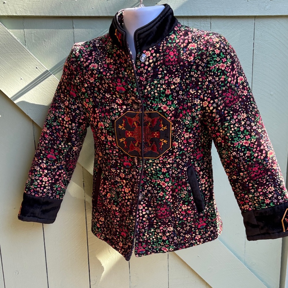 Vintage Floral Embroidered Women's Jacket